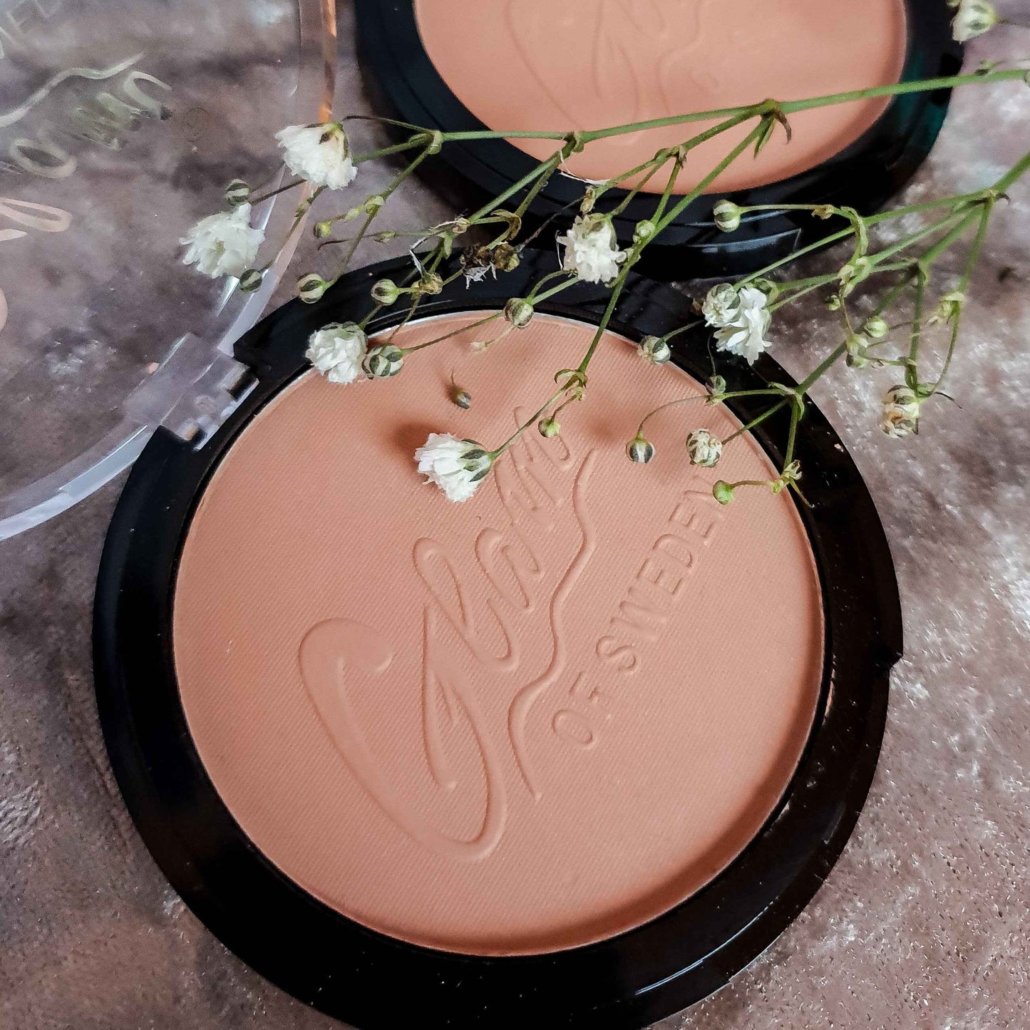 Compact powder