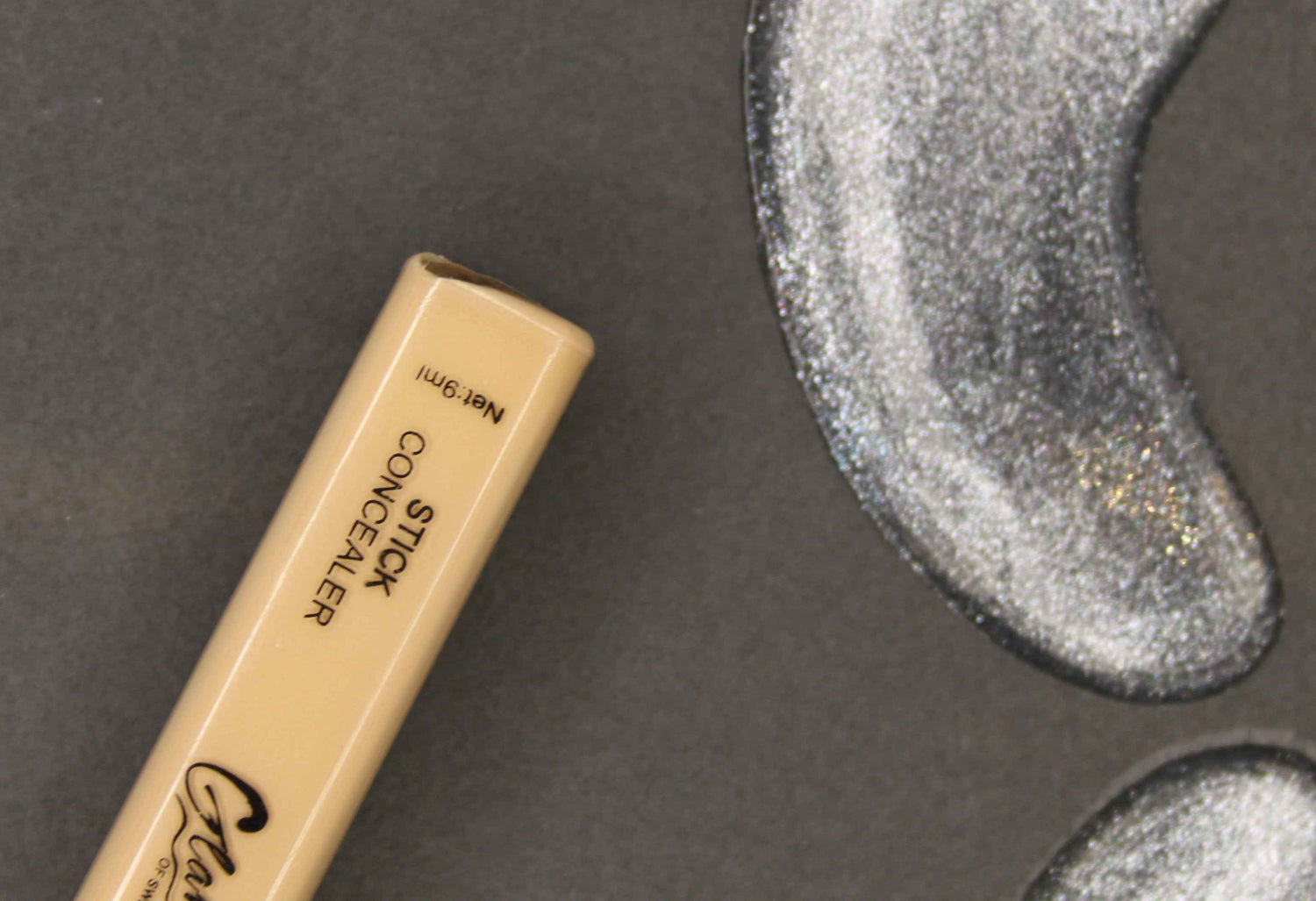 Hur applicerar man concealer så det inte creasar sig? - Glamofsweden