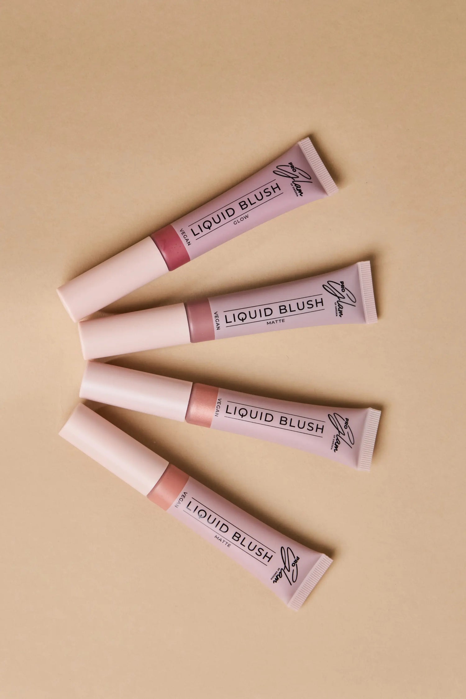 Så använder du liquid bronzer, liquid blush och liquid highlighter - Glamofsweden